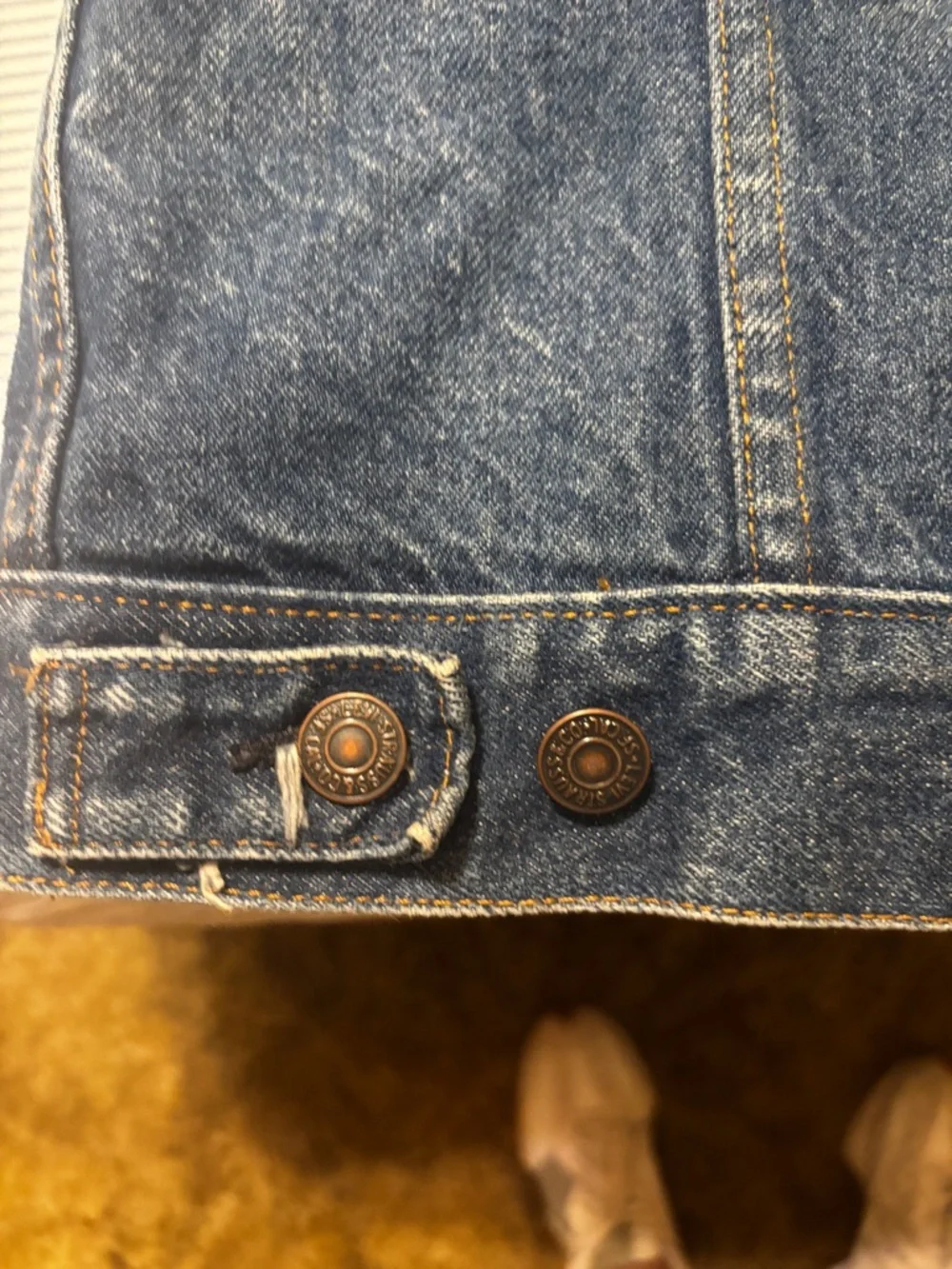 Vintage 90s Levi's Indigo Blue Men's Denim Trucker Jacket - Picture 5 of 8